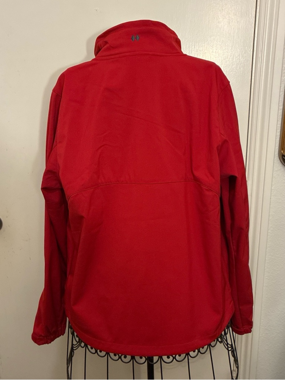 Black Diamond Red Women's Softshell Utility Jacket - Picture 3 of 6